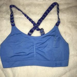 Girls Under Armour dry fit sports bra size sm-md